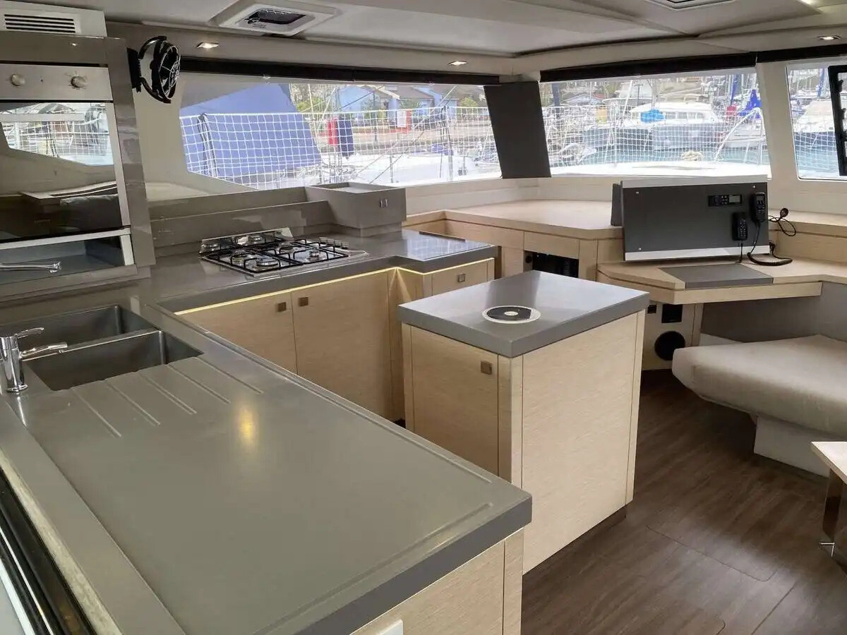 FOUNTAINE PAJOT SAONA 47 (2018)