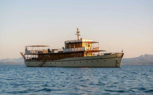 OVER THE RAINBOW OF LONDON Motor yacht di lusso