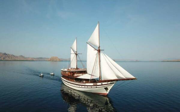 Prana by Atzaro Luxury motor yacht