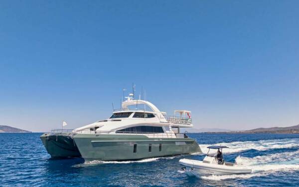 SAMARA Yate de lujo a motor