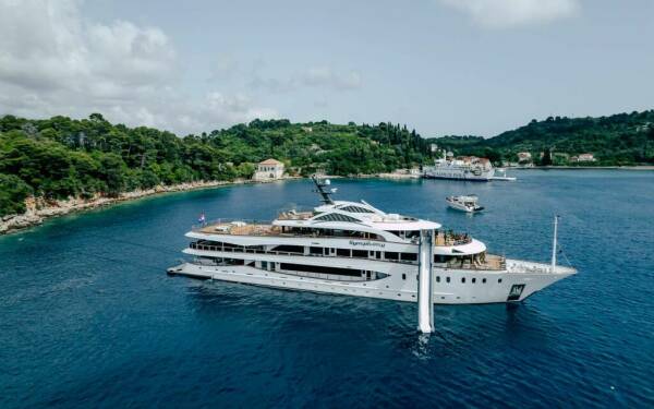 SYMPHONY Motor yacht di lusso