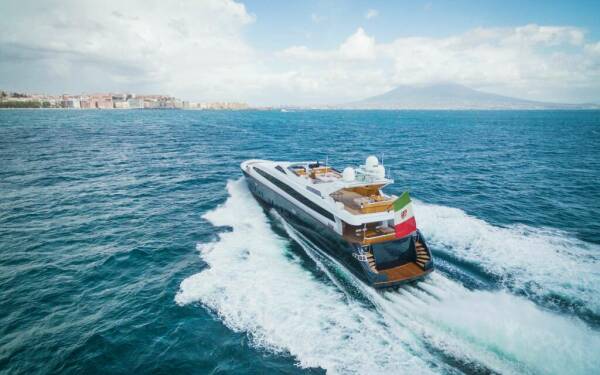 Angra Too Luksusowy jacht motorowy