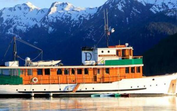 Discovery Luxusná motorová loď