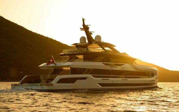 LEGASEA Motor yacht di lusso