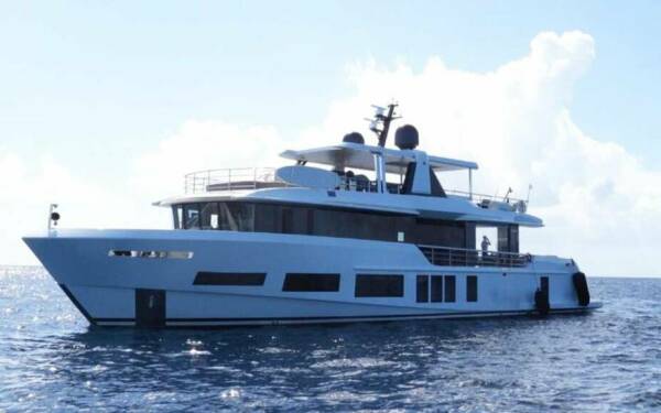 CYRA Luxury motor yacht
