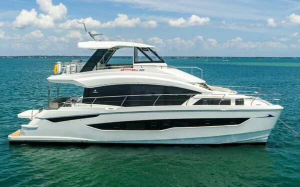 The Wandering Hillbilly Luxus-Motoryacht