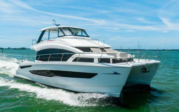 A Yachta Fun Luxus - Katamaran