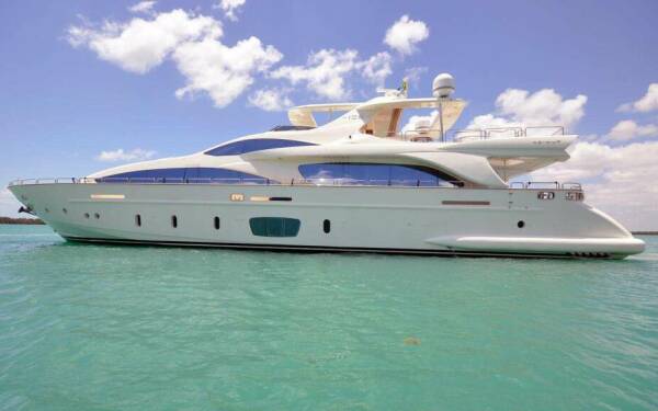 105 YCG Luxusná motorová loď