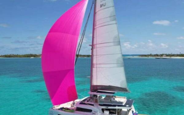 Endeavour Luxusný katamarán