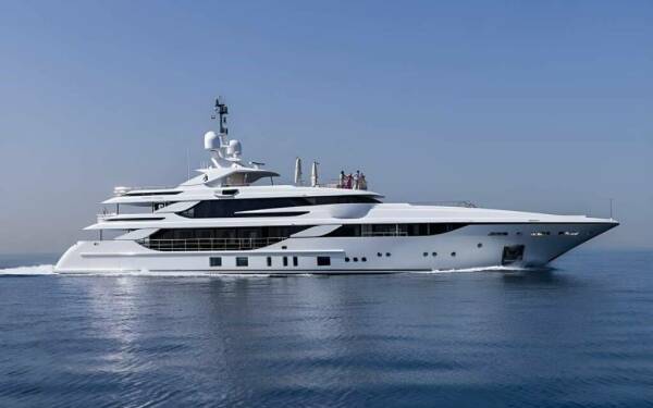 BOMBAY Yate de lujo a motor