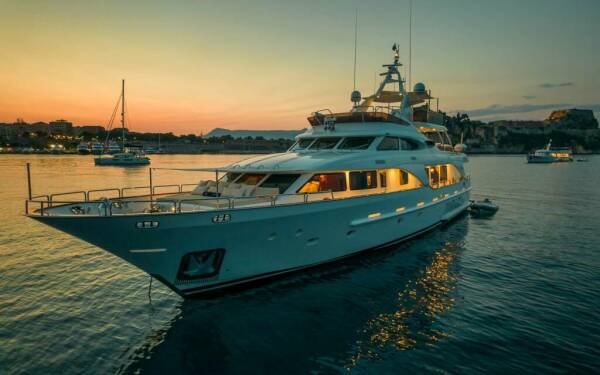 ENDLESS SUMMER Luxusná motorová loď