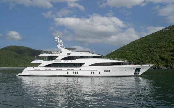 SUR LA MER  Motor yacht di lusso