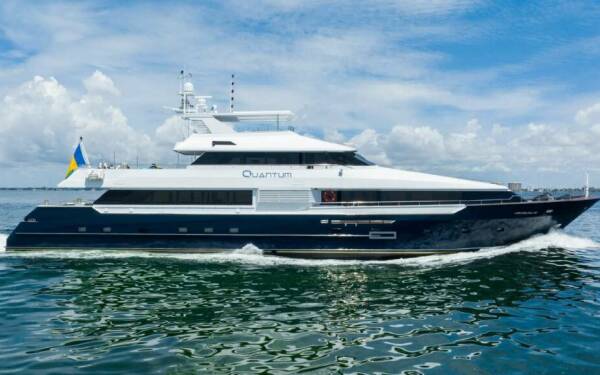 QUANTUM Luxury motor yacht