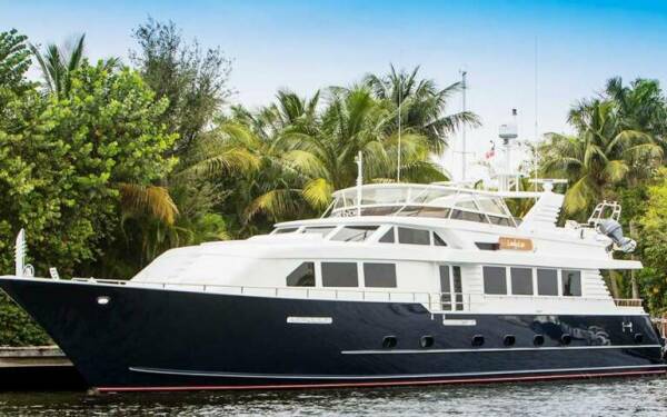 LADY LEX Yate de lujo a motor