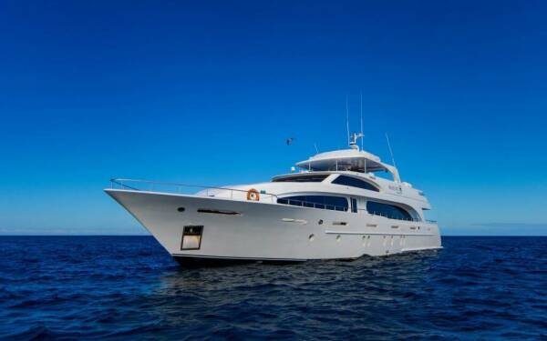 Grand Majestic Luxury motor yacht