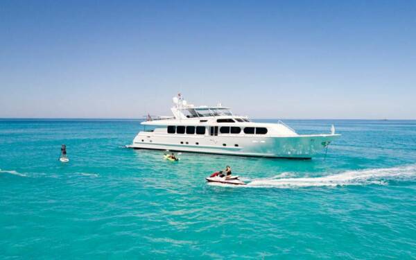 BIRDY Luxusná motorová loď