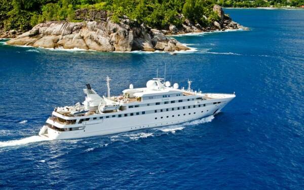 LAUREN L Motor yacht di lusso