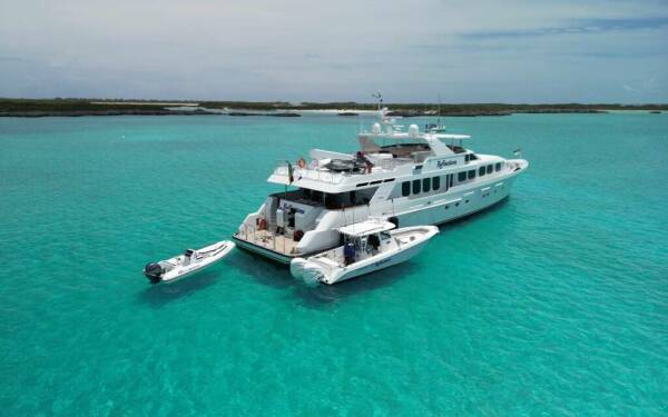 SeaQuest Luxury motor yacht