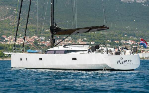 BUBBLES (CNB 76) Yate de lujo de vela