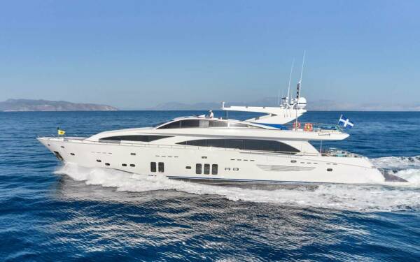 HAKUNA MATATA Luxury motor yacht