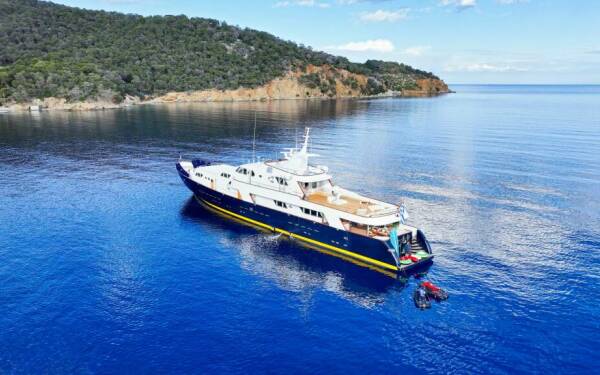 SOMETHING COOL Luxusná motorová loď