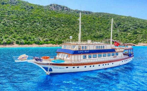 LOVE BOAT Motor yacht di lusso