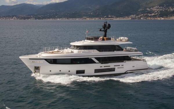 RARE GEM  Luxury motor yacht