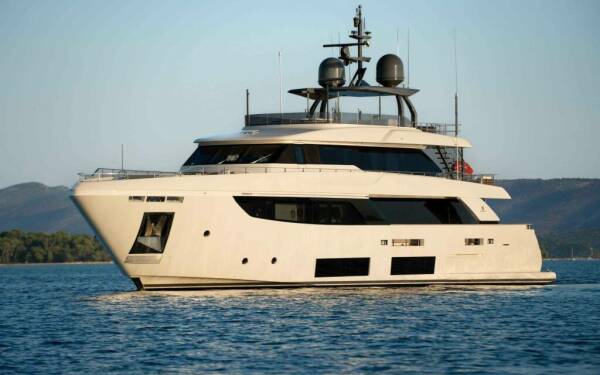 SK Luxury motor yacht