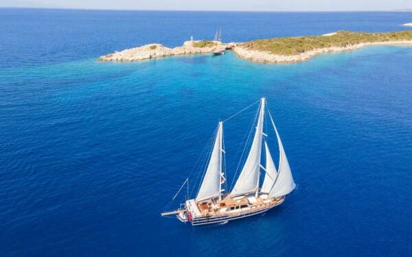 DEA DEL MARE Yate de lujo a motor