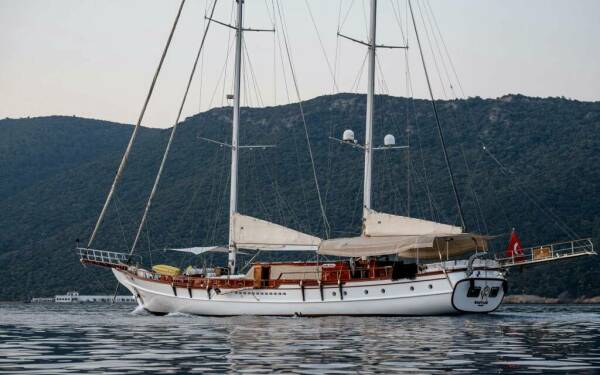 BABYLON Luxus-Motoryacht