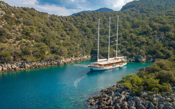 ADMIRAL Luxusná motorová loď