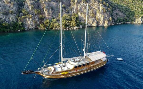 S DOGU Luxusná motorová loď