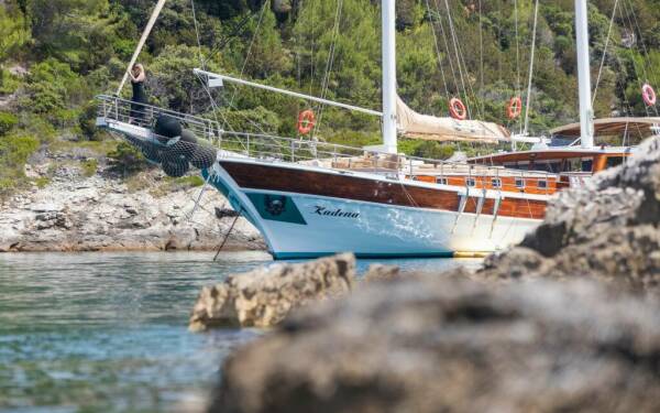Kadena Motor yacht di lusso