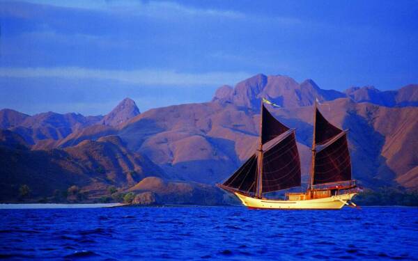 Silolona Luxury motor yacht