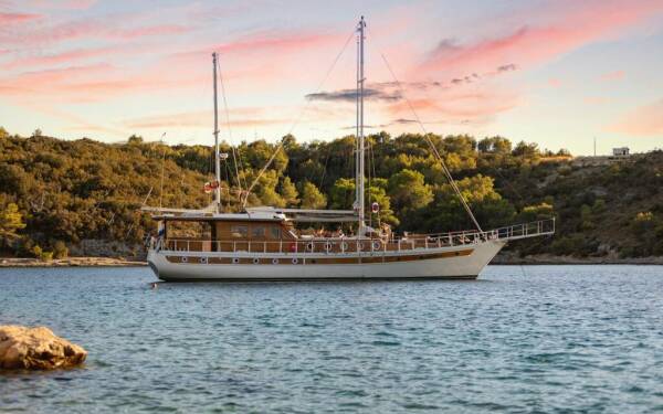 Aborda Luxus-Motoryacht