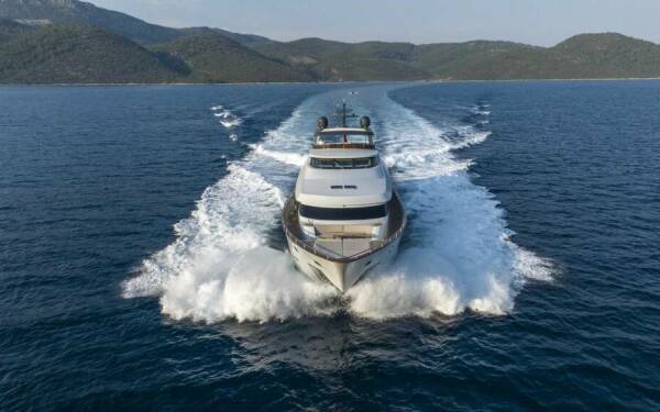 GO Luxusná motorová loď