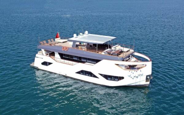 NAYK 3 Luxus-Motoryacht