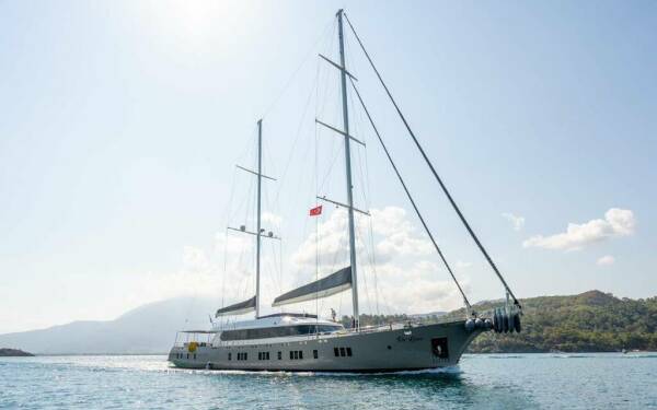 DE LOVE Luxury motor yacht