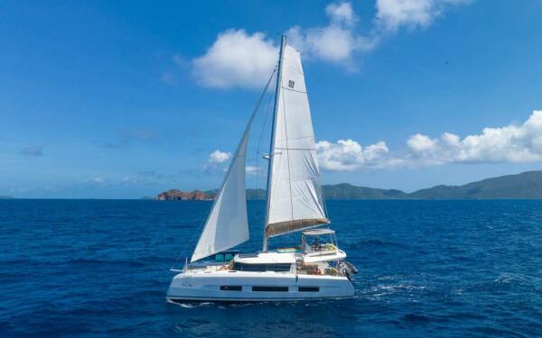 PURA VIDA Catamarano di lusso