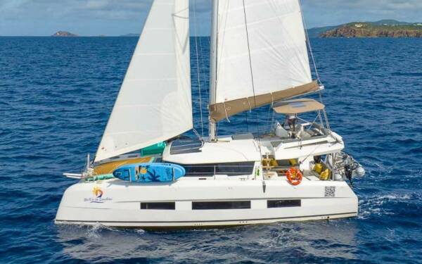 WALK'N ON SUNSHINE Catamarano di lusso