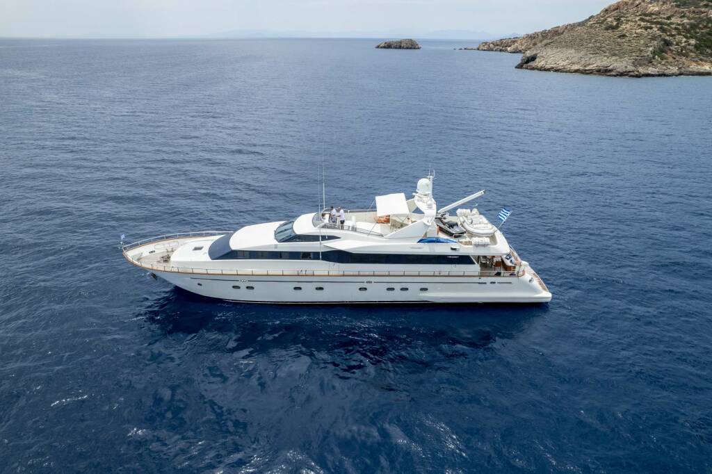 FALCON ISLAND Luxury motor yacht