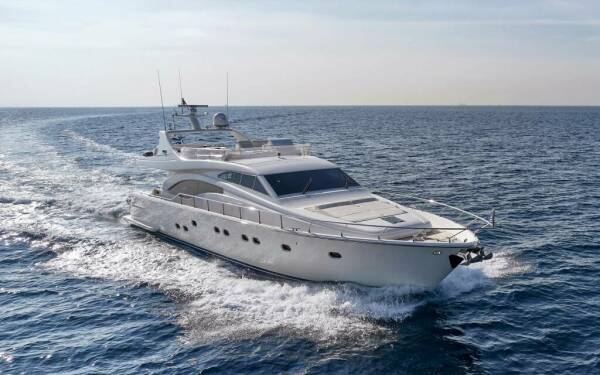 MIREN Yate de lujo a motor