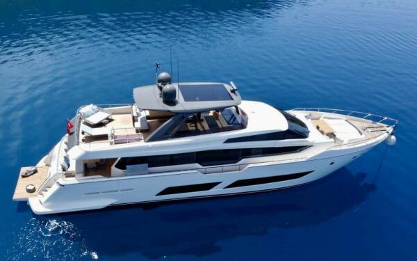 SHERO Luxusná motorová loď