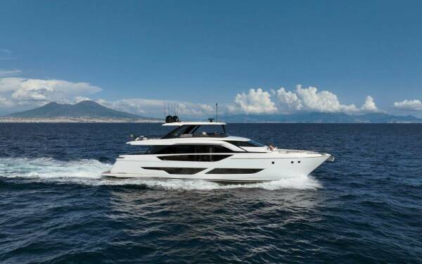 FAST Motor yacht di lusso