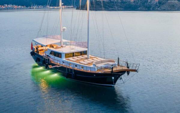 Happy Days Motor yacht di lusso