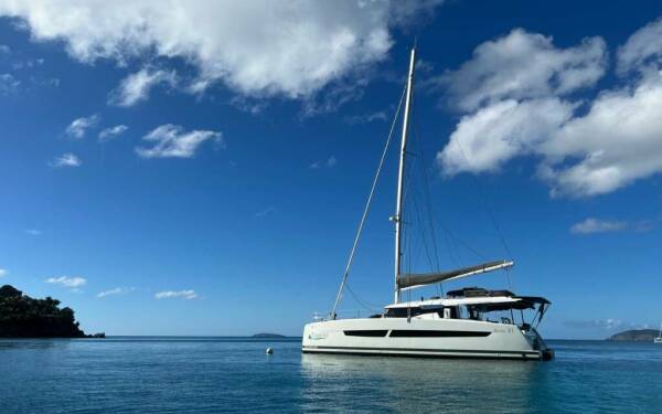 BOUNTIFUL Luxusný katamarán