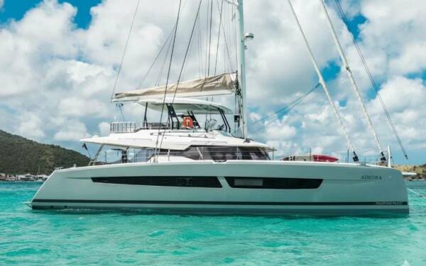ADEONA Catamarano di lusso