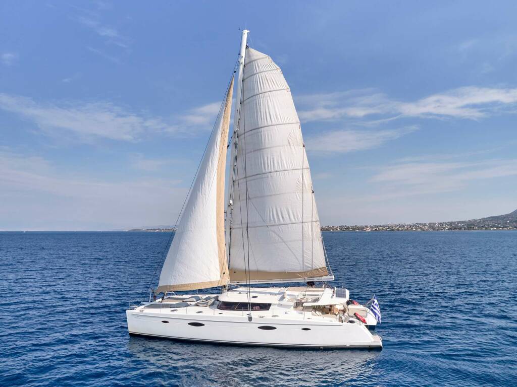 WORLD'S END (MED) Fountaine Pajot
