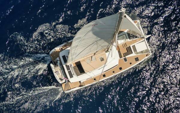 NEOW Catamarano di lusso