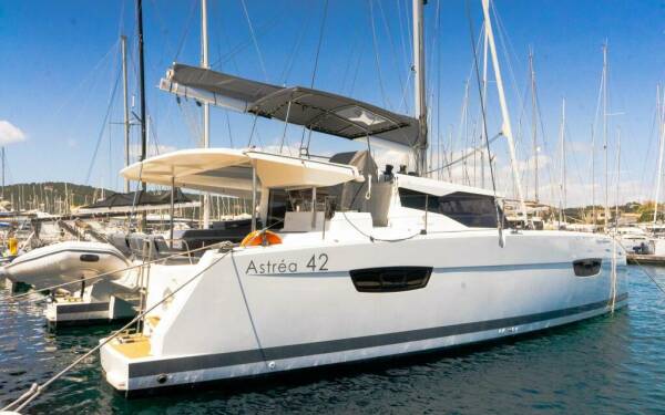 ION Luxus - Katamaran